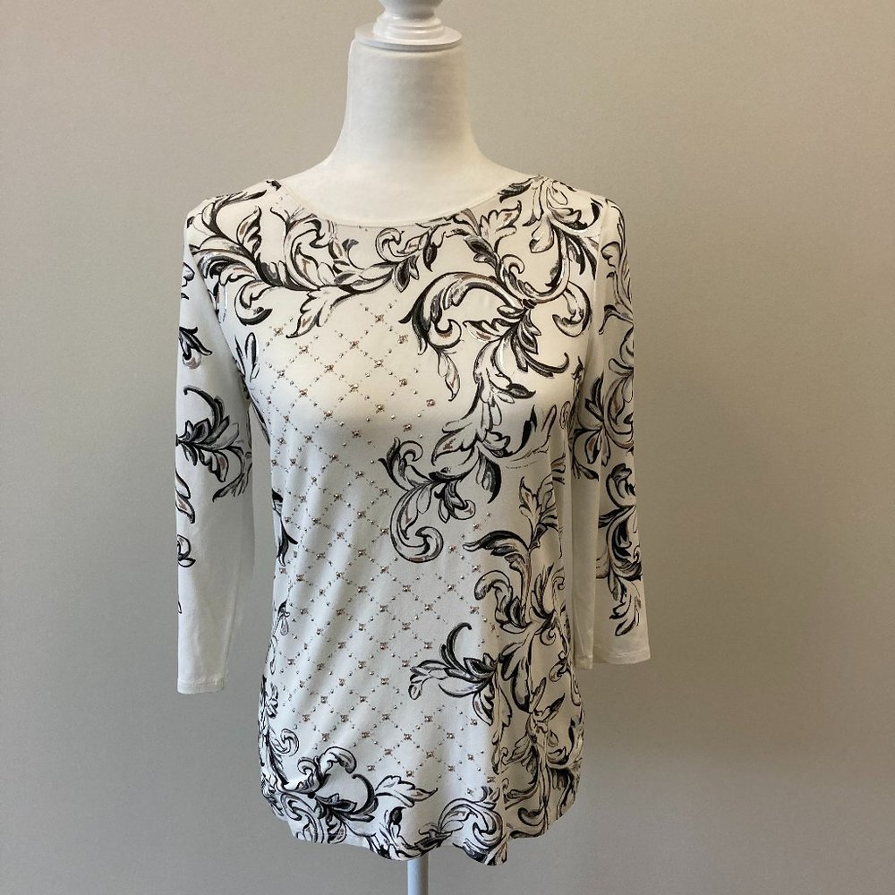 Cream tunic with graphic design